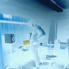 聆聽 Nxffie、觀看音樂影片、閱讀小傳、查看巡演日期等！