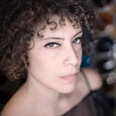 Listen to Suz, watch music videos, read bio, see tour dates & more!