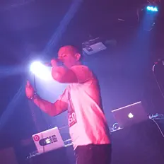 Écoutez Forenzikz, regardez des vidéoclips, lisez la biographie, consultez les dates de tournée et plus encore !