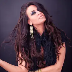 Dengarkan Jennifer Rene, tonton video musik, baca bio, lihat tanggal tur & lainnya!