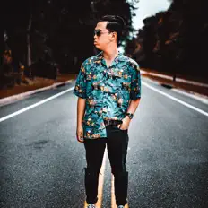 Escucha a Greyiii, mira videos musicales, lee su biografía, consulta las fechas de las gira y más.