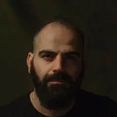 Ouve Mahyar Alizadeh, vê vídeos de música, lê a biografia, vê as datas da digressão e muito mais!