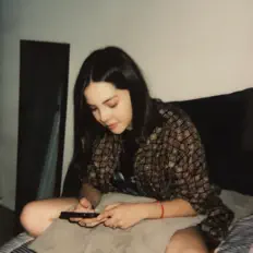 Poslechněte si interpreta Vermilion Face, sledujte hudební videa, přečtěte si životopis, podívejte se na data turné a další informace.