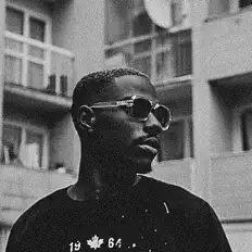 Ouça JR, assista a videoclipes, leia a biografia, veja as datas das turnês e mais!
