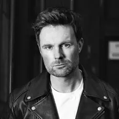 Posłuchaj wykonawcy Tooth & Nail, obejrzyj teledyski, przeczytaj biografię, zobacz daty tras koncertowych i nie tylko!