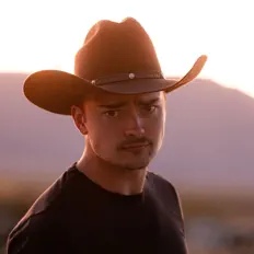 Moonshine Wolfを聴いたり、ミュージックビデオを鑑賞したり、経歴やツアー日程などを確認したりしましょう！