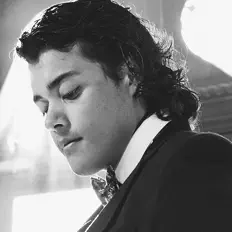 Dengarkan Román Santos, tonton video musik, baca bio, lihat tanggal tur & lainnya!
