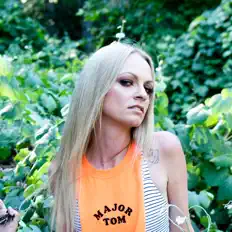 Dengarkan Gypsy, tonton video musik, baca bio, lihat tanggal tur & lainnya!