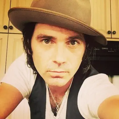 Listen to David Saw, watch music videos, read bio, see tour dates & more!
