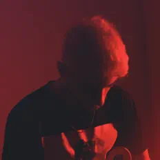 Dengarkan sart, tonton video musik, baca bio, lihat tanggal tur & lainnya!