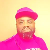 undefined dinle, müzik videolarını izle, biyografisini oku, tur tarihlerini ve daha fazlasını gör!