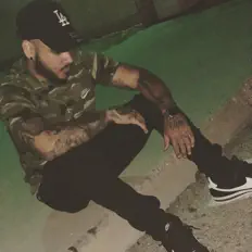 Ouça Dayne, assista a videoclipes, leia a biografia, veja as datas das turnês e mais!