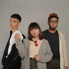 North To East: песни, клипы, биография, даты выступлений и многое другое.