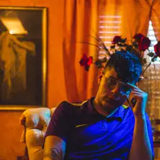 Dengarkan Issel, tonton video musik, baca bio, lihat tanggal tur & lainnya!