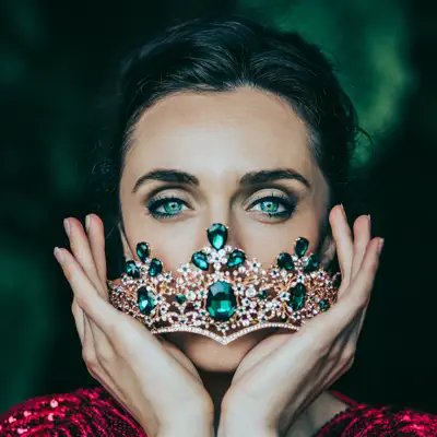 Escucha a Empress, mira videos musicales, lee su biografía, consulta las fechas de las gira y más.