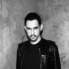 收听 M7、观看音乐视频、阅读小传、查看巡演日期等 ！