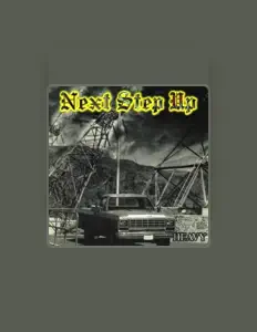 NEXT STEP UP을(를) 듣고, 뮤직 비디오를 보고, 약력을 읽고, 투어 일정 등을 확인하세요!