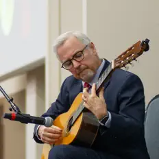 Escucha a James Lentini, mira vídeos musicales, lee la biografía, consulta fechas de giras y mucho más.