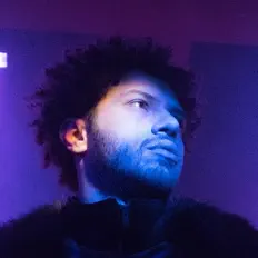 收听 KAY BE、观看音乐视频、阅读小传、查看巡演日期等 ！