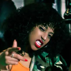 Escucha a Twanée, mira videos musicales, lee su biografía, consulta las fechas de las gira y más.