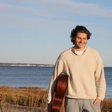 Ben CBを聴いたり、ミュージックビデオを鑑賞したり、経歴やツアー日程などを確認したりしましょう！