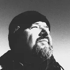 Lowpazを聴いたり、ミュージックビデオを鑑賞したり、経歴やツアー日程などを確認したりしましょう！