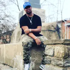 Posłuchaj wykonawcy Legend, obejrzyj teledyski, przeczytaj biografię, zobacz daty tras koncertowych i nie tylko!