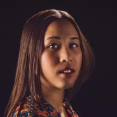 Nahneen Kulaを聴いたり、ミュージックビデオを鑑賞したり、経歴やツアー日程などを確認したりしましょう！