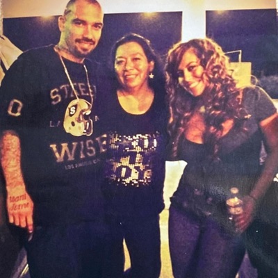 Drowning (feat. Stormy Jenn) - Single