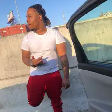 收听 5Bandz、观看音乐视频、阅读小传、查看巡演日期等 ！