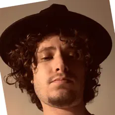 Hör dir Wavey San an, schau dir Musikvideos an, lies die Biografie, finde Tourdaten und mehr!