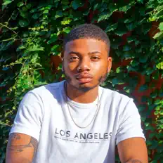 Dengarkan Zay Chris, tonton video musik, baca bio, lihat tanggal tur & lainnya!