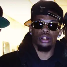 收听 Y.G.、观看音乐视频、阅读小传、查看巡演日期等 ！