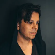 Andreas Stoneを聴いたり、ミュージックビデオを鑑賞したり、経歴やツアー日程などを確認したりしましょう！