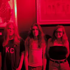 Listen to Daffy In The Bikini Zone, watch music videos, read bio, see tour dates & more!