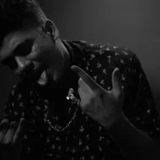 Dengarkan Panther, tonton video musik, baca bio, lihat tanggal tur & lainnya!