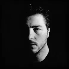 聆聽 Evans、觀看音樂影片、閱讀小傳、查看巡演日期等！