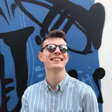 Rory McNeillを聴いたり、ミュージックビデオを鑑賞したり、経歴やツアー日程などを確認したりしましょう！