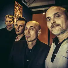 The Phantom Fourを聴いたり、ミュージックビデオを鑑賞したり、経歴やツアー日程などを確認したりしましょう！