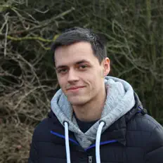 Riftを聴いたり、ミュージックビデオを鑑賞したり、経歴やツアー日程などを確認したりしましょう！