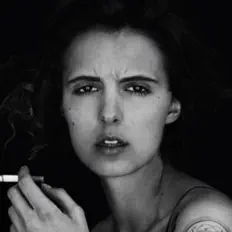 Posłuchaj wykonawcy Jessie Hyde, obejrzyj teledyski, przeczytaj biografię, zobacz daty tras koncertowych i nie tylko!