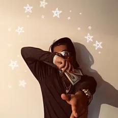 Lalin Y dinle, müzik videolarını izle, biyografisini oku, tur tarihlerini ve daha fazlasını gör!