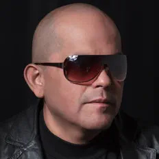 Listen to Reen, watch music videos, read bio, see tour dates & more!