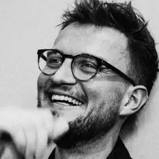 Dengarkan Tom Tukker, tonton video musik, baca bio, lihat tanggal tur & lainnya!
