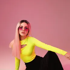 Escucha a Skochiy, mira videos musicales, lee su biografía, consulta las fechas de las gira y más.