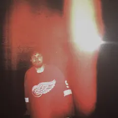 Moonsick을(를) 듣고, 뮤직 비디오를 보고, 약력을 읽고, 투어 일정 등을 확인하세요!