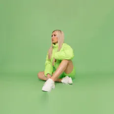 Dengarkan Lo Lind, tonton video musik, baca bio, lihat tanggal tur & lainnya!