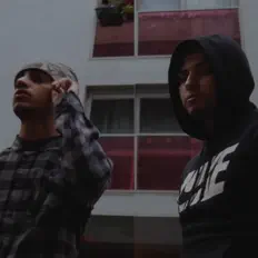 Poslechněte si interpreta Somnea, sledujte hudební videa, přečtěte si životopis, podívejte se na data turné a další informace.