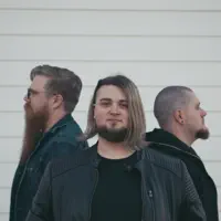 Hör dir undefined an, schau dir Musikvideos an, lies die Biografie, finde Tourdaten und mehr!