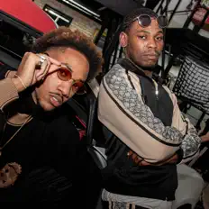 Posłuchaj wykonawcy Shacky, obejrzyj teledyski, przeczytaj biografię, zobacz daty tras koncertowych i nie tylko!